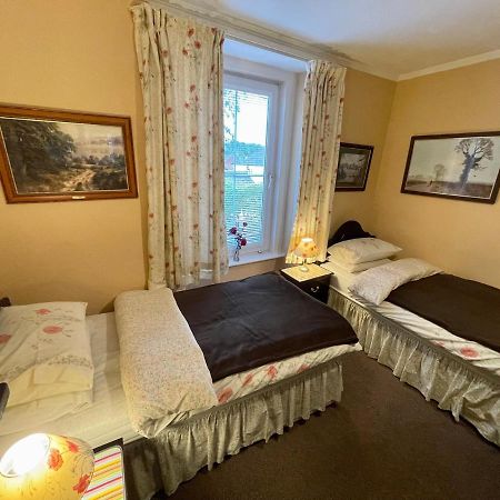 Apsley Villa Guest House. Cirencester Bagian luar foto