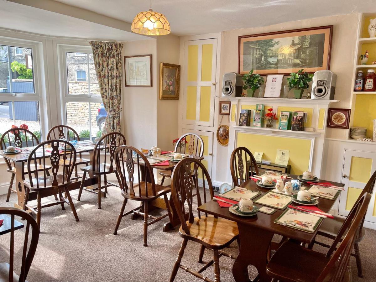Apsley Villa Guest House. Cirencester Bagian luar foto