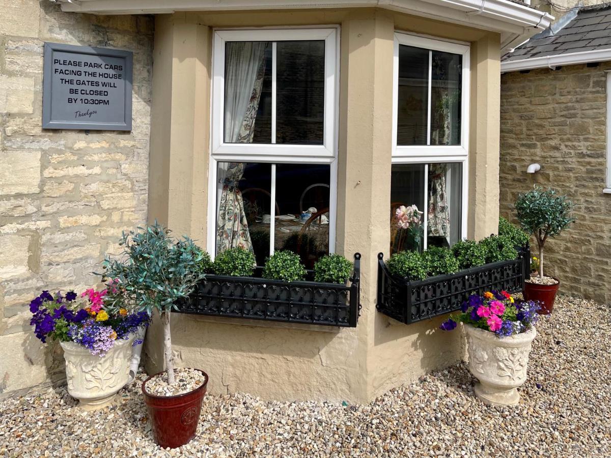 Apsley Villa Guest House. Cirencester Bagian luar foto
