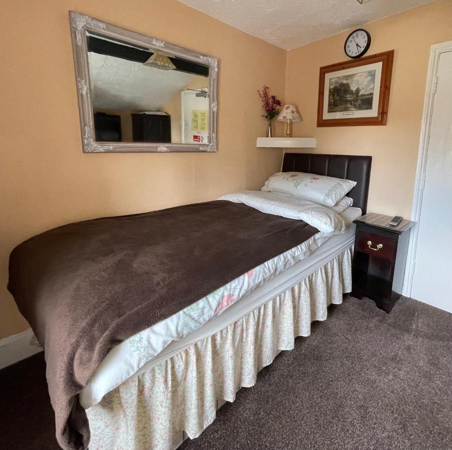 Apsley Villa Guest House. Cirencester Bagian luar foto