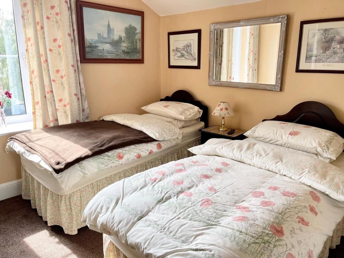 Apsley Villa Guest House. Cirencester Bagian luar foto